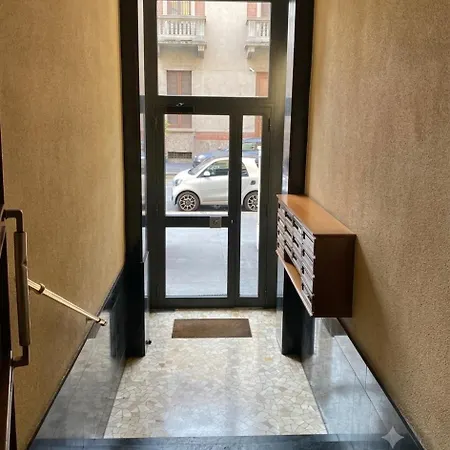 Comodo Monolocale A 2 Minuti Da Stazione Apartment Mailand