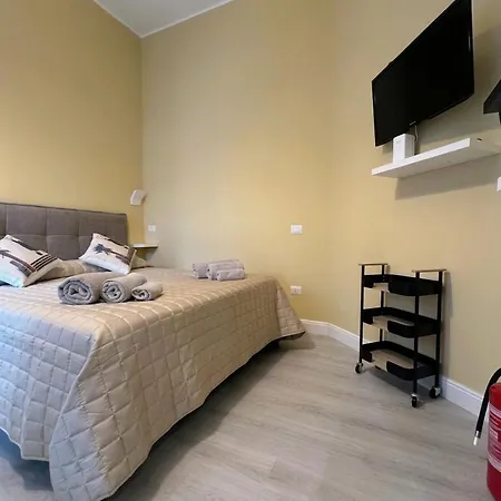Comodo Monolocale A 2 Minuti Da Stazione Apartment *